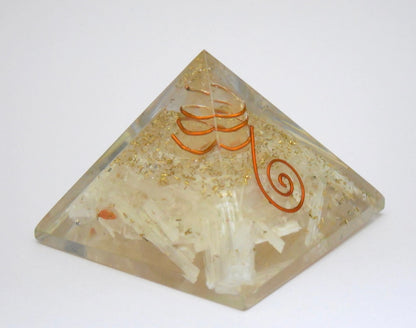 Orgone Pyramid XL– Selenite